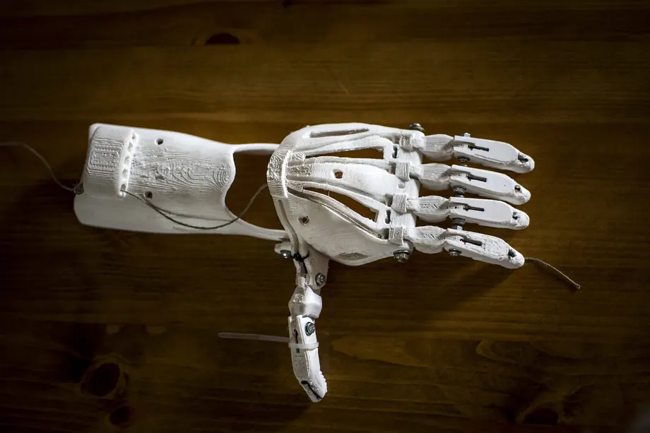 A 3D printed mechanical hand model